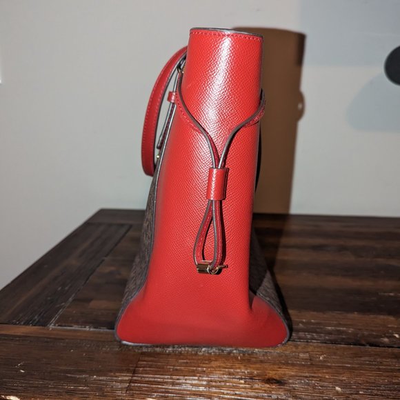 Michael Kors Voyager Handbag - Picture 4 of 14